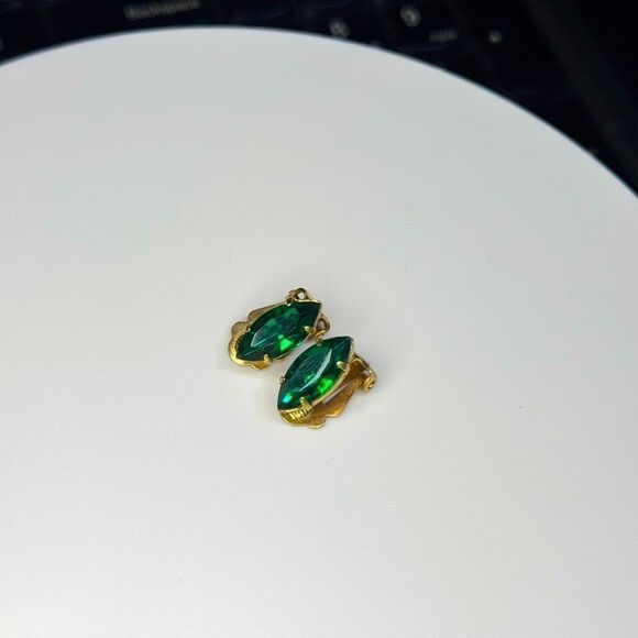 Earrings – Vintage Emerald Green Marquise Rhinestone Clip-Ons - Picture 3 of 4